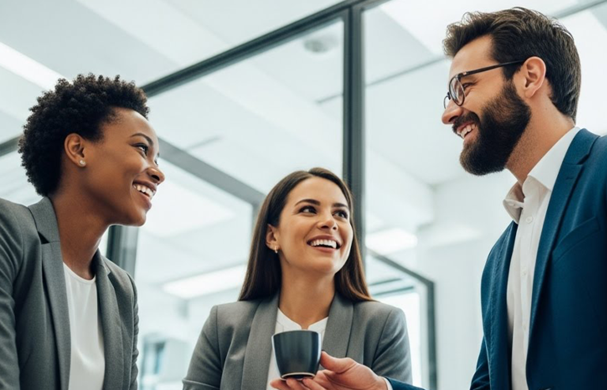 رسم توضيحي لشهادات العملاء